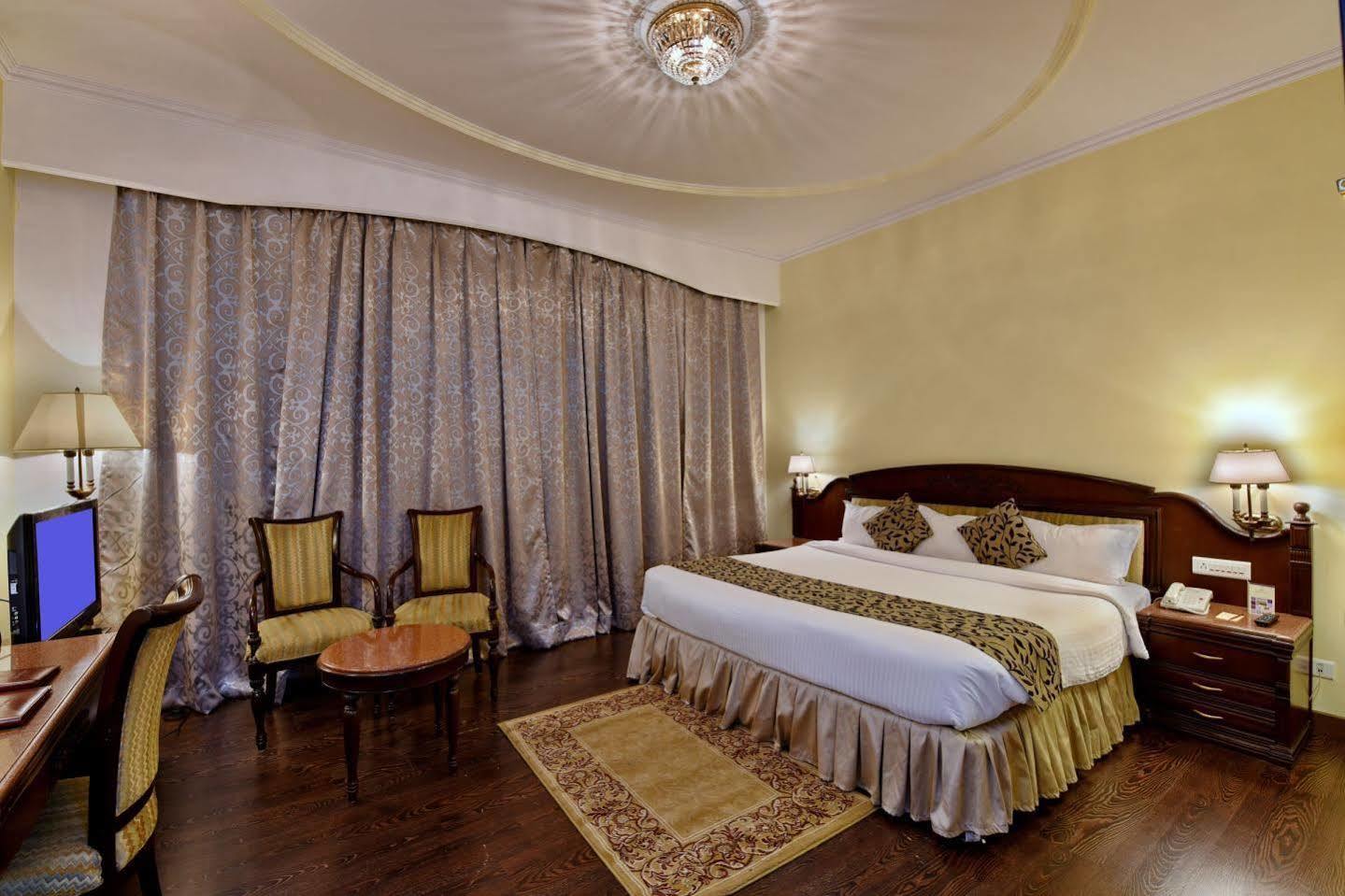 Holiday Regency Moradabad Luaran gambar